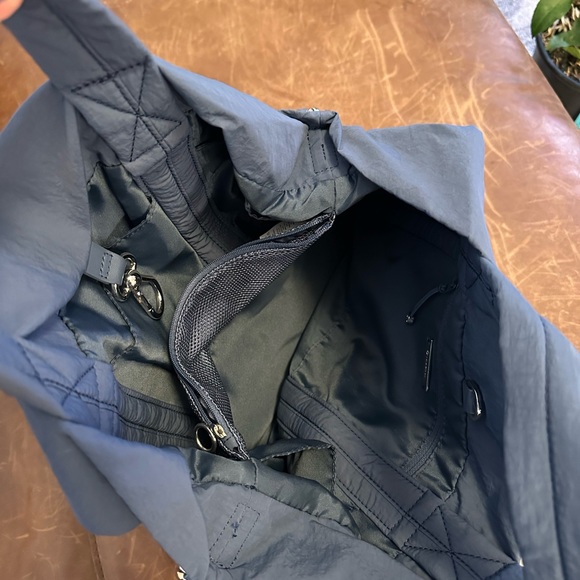 Lululemon bag - Picture 4 of 6